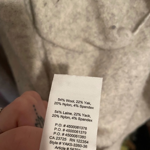 Aritzia Hooded Cardigan - Picture 5 of 6